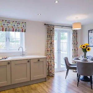  Holiday home College Court